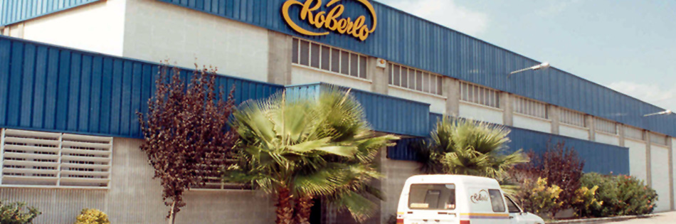 1988. Headquarters transfer to Riudellots de la Selva (Girona)